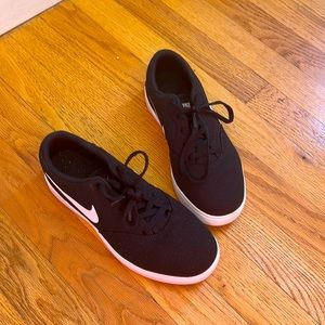 NIKE Skater Shoes